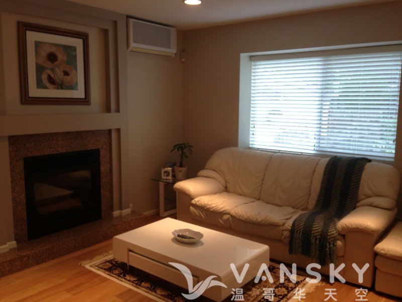 230215103348_family room 2.JPG
